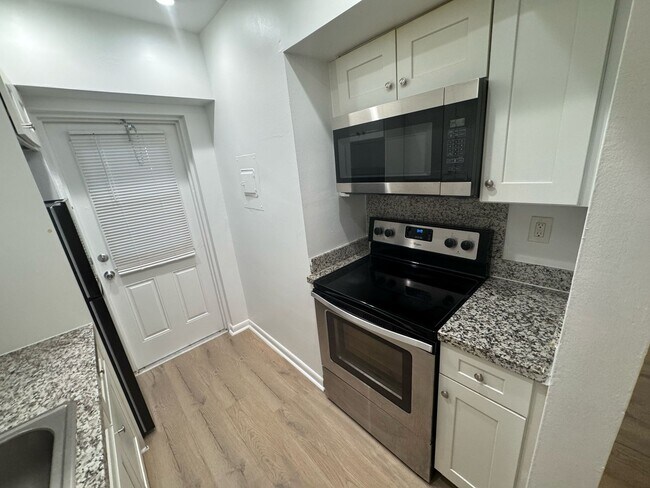 Photo - 2822 Van Buren Street