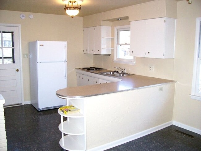 Photo - 1101 Broadview Pl