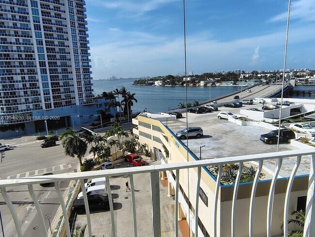 7601 E Treasure Dr Unidad 811
