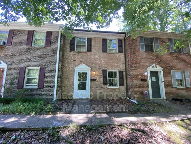 Photo - 307 Olde Greenwich Dr Townhome