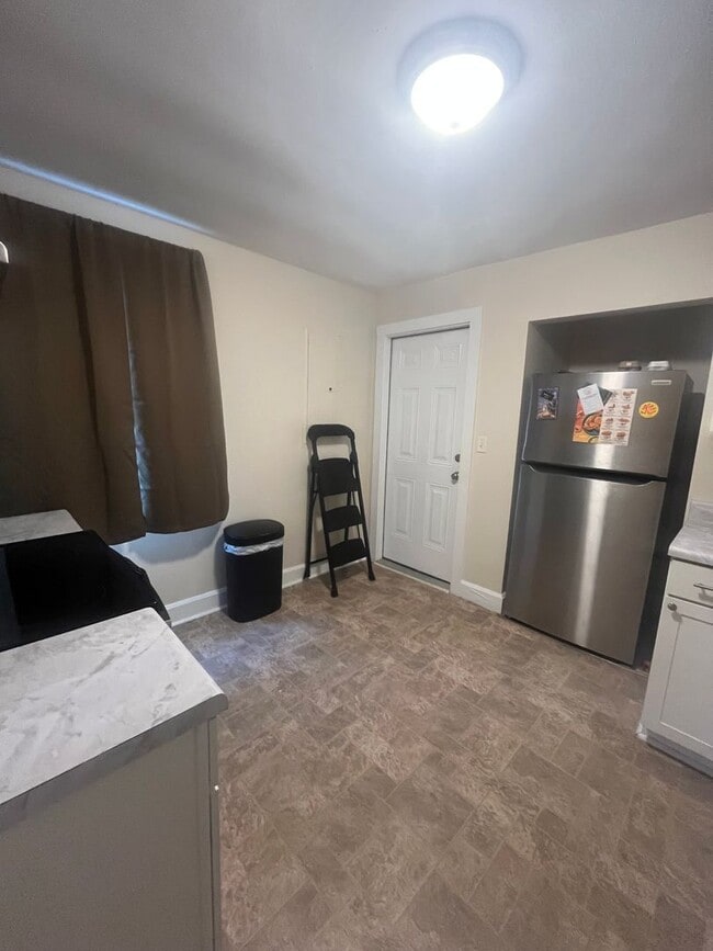 Photo - Cozy Cottage in West Nashville, Walk to Charlotte Park, Easy Interstate Access, Fenced Yard, Pet ...