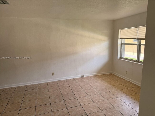 Photo - 5304 NW 22nd St Unidad 5304