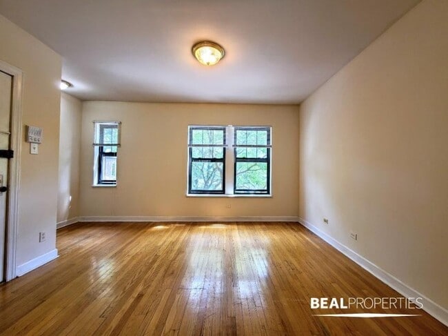 Building Photo - 1 bedroom in CHICAGO IL 60657 Unit 3 Rental