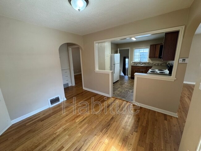 Photo - 1302 W Hays St