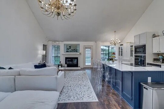 Photo - Modern, light-filled home in a prime location!