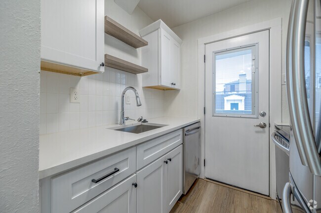 1BR, 1BA - 600SF - Kitchen - The Prescott