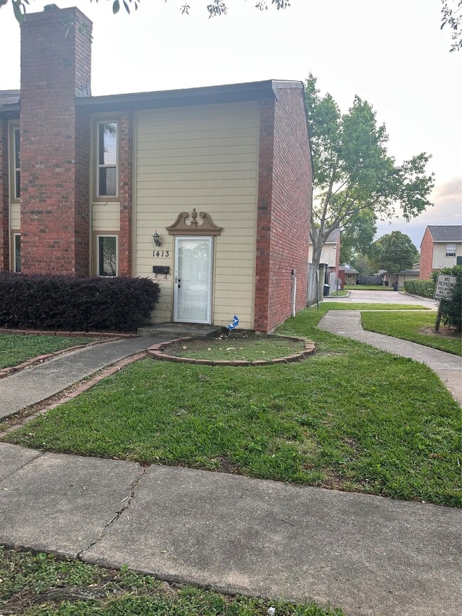 Building Photo - 1413 Bonanza Rd Unit 413