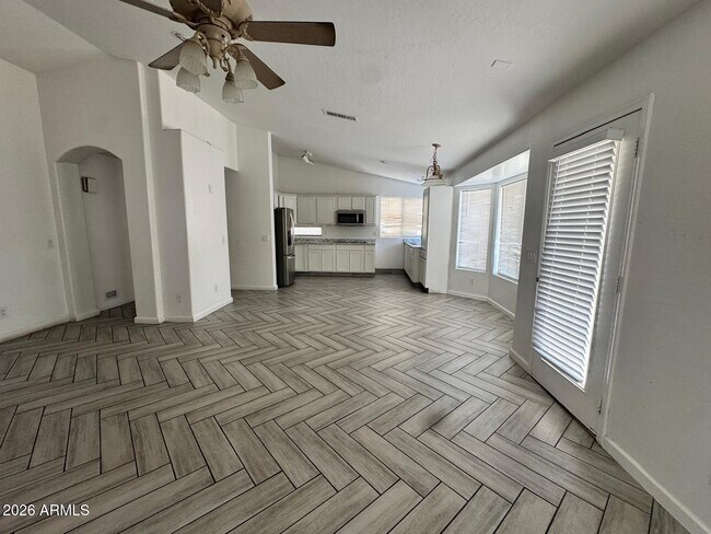 8537 W Virginia Ave