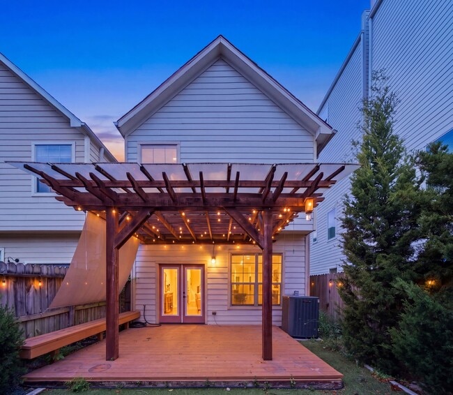 Building Photo - 1007 Kern St