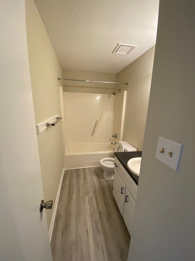 Photo - 4400-4402 Unidad 4402