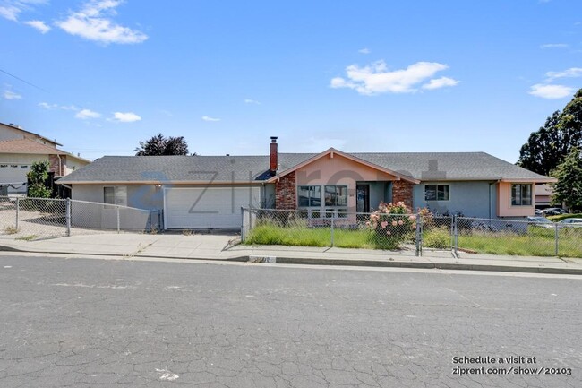 Building Photo - 3100 Ascot Ct