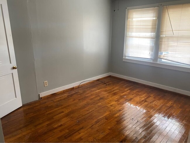 Building Photo - 110-114 Bismark St