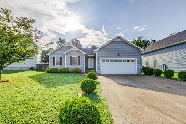 Building Photo - Charming Home Open Floor Plan with Spaciou...