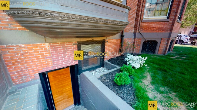 Building Photo - 398 Beacon St Rental