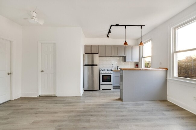 Photo - 169 Halladay St Unit 2