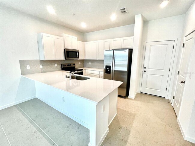 2792 Camellia Flower St