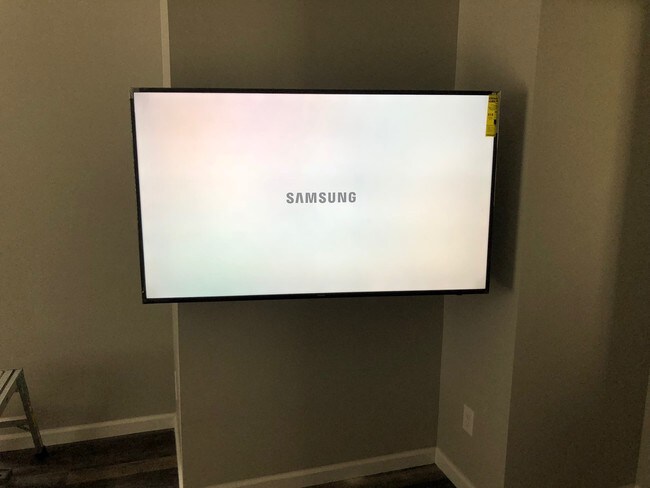 Photo - 1418 W 27th St