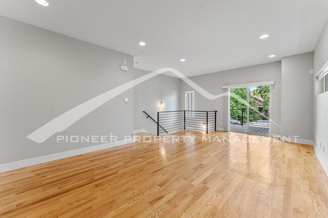 Photo - Spacious Townhouse with Washer/Dryer and Gorgeous Views