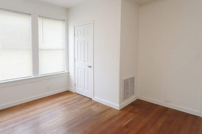 275 Adams St