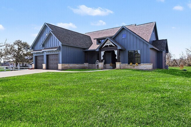 Photo - 444 Mill Rd