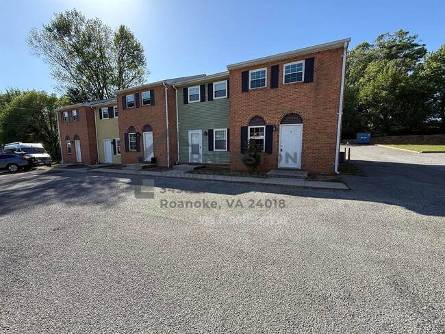 Building Photo - 1902 Yeager Ave NE Unit Apt 4