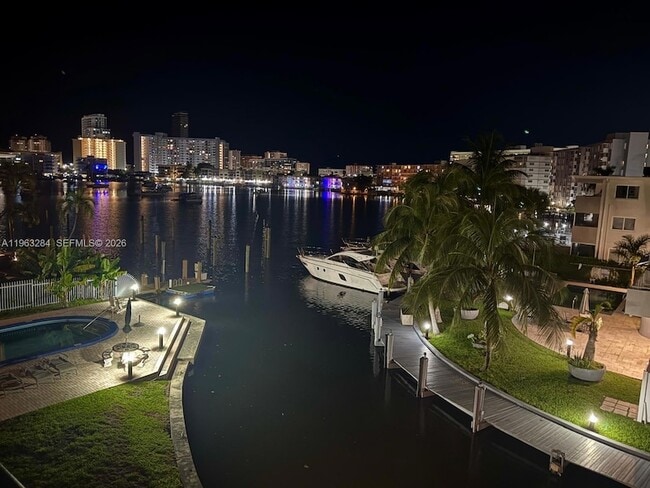 Building Photo - 1900 Diana Dr Unit 3C