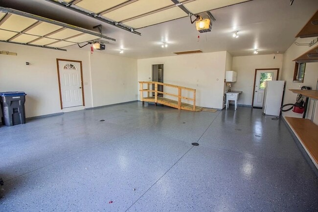 Garage - 144 N Pleasant View Rd Unit Condo