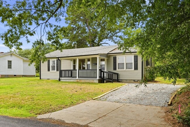 Photo - 2609 Linda Ave