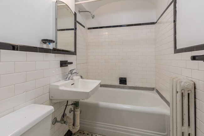 Photo - 323 Commonwealth Ave