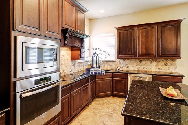 Photo - Welcome home to 621 Cavan!