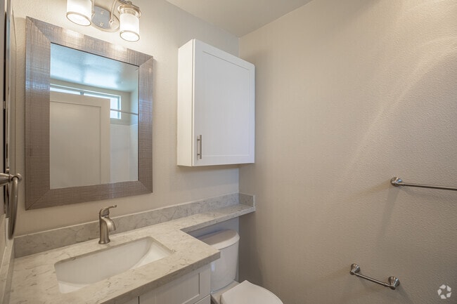 1BR, 1BA - 645SF UPGRADED Rate $2200