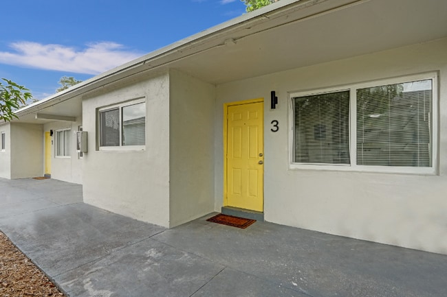 1210 NW 2nd St Unit 3