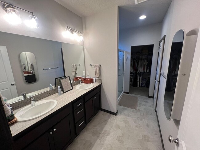 Photo - Spacious Open-Concept Single-Level Home