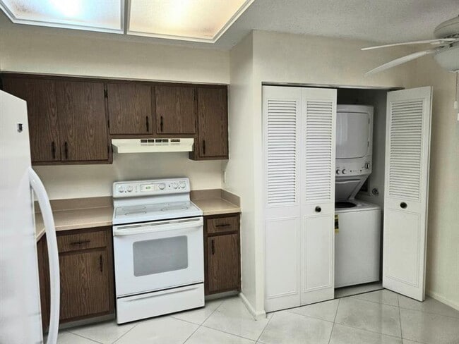 Photo - 7300 Lake Cir Dr Unit 401