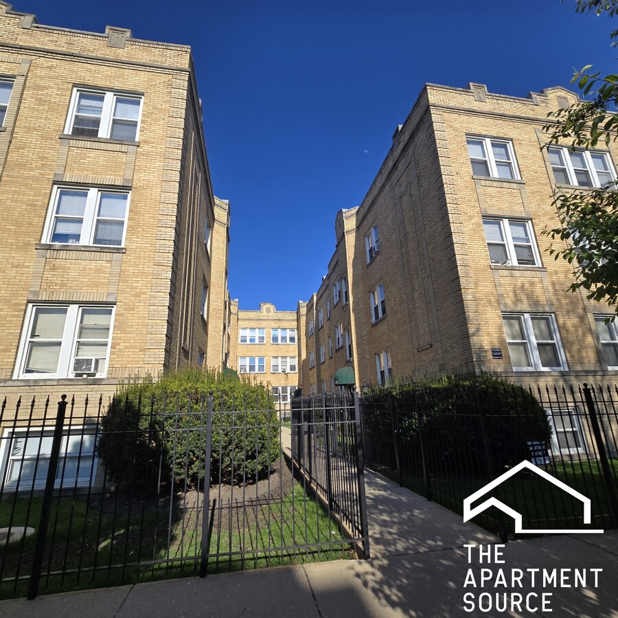 Photo - 4047 N Mozart St Unidad 2W