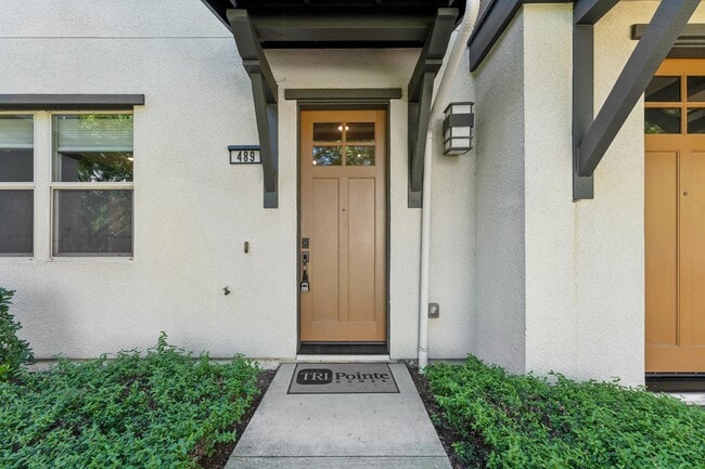 Photo - 489 Diller St Unit 1