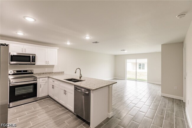 Photo - 3844-3846 Kitty Hawk Dr