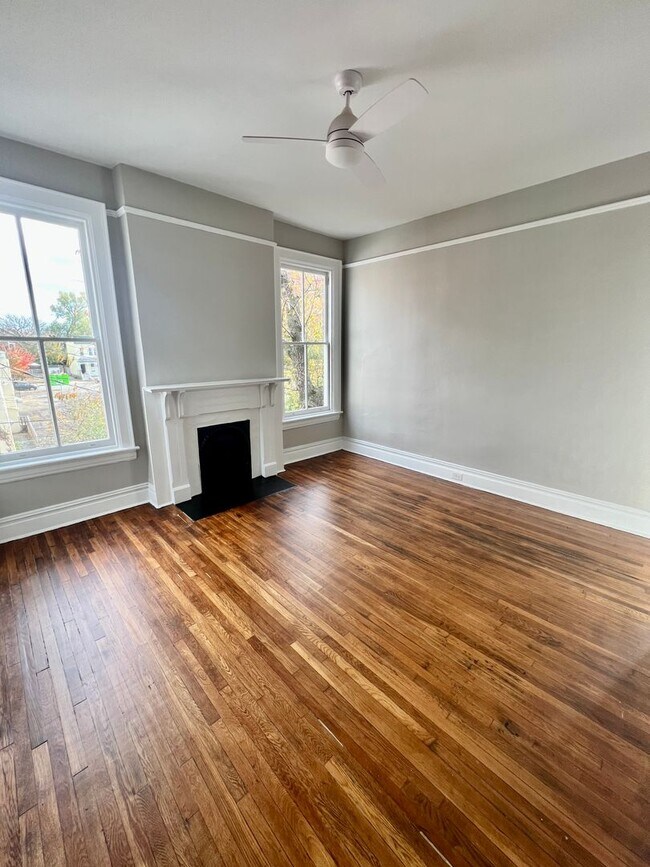 Photo - 2801-2803 E Marshall Street Unit 2803-A