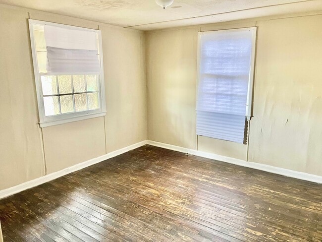 Photo - 3322 Greenwell St