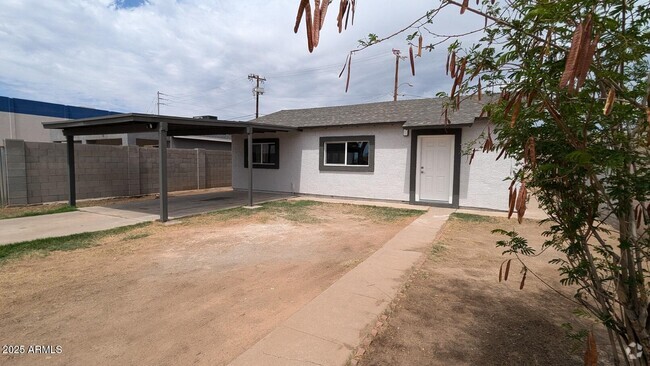 Building Photo - 1542 W Pierce St Rental