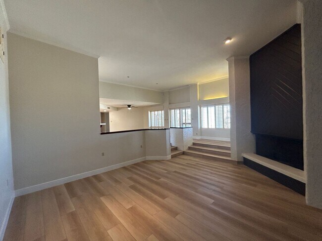 Photo - 985 E Campina Ln