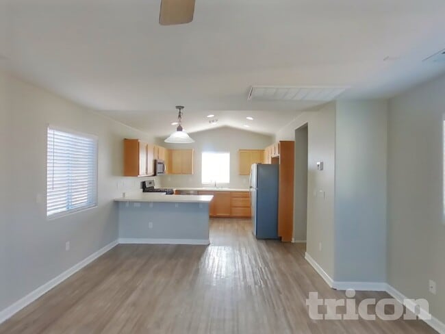 Photo - 3613 E Carisbrook Dr