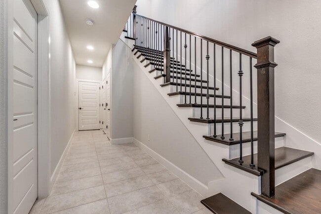 Photo - 8202 Laflin Ln