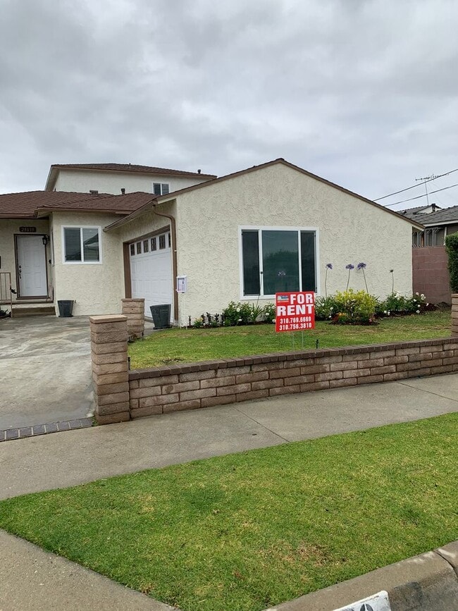 Building Photo - Lomita - Traditional Style - 4 bd / 2 ba H... Rental