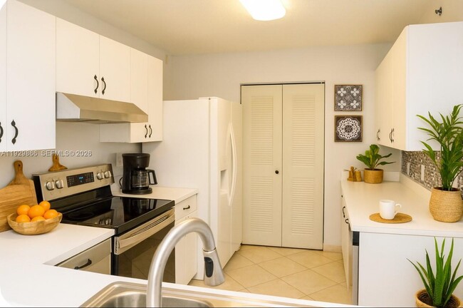 Photo - 19601 E Country Club Dr Unit 7202