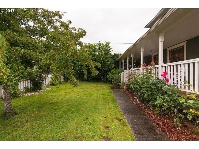 Photo - Beautiful 1898 Country Home