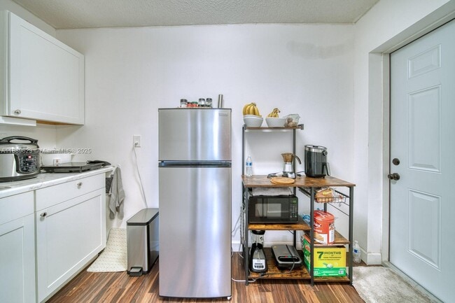 Building Photo - 10000 SW 147th Ct Unit A