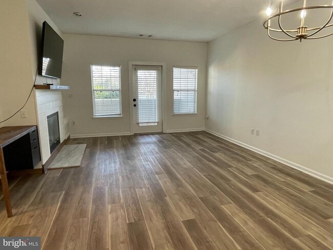 Photo - 1708 Lake Shore Crest Dr Unit 14