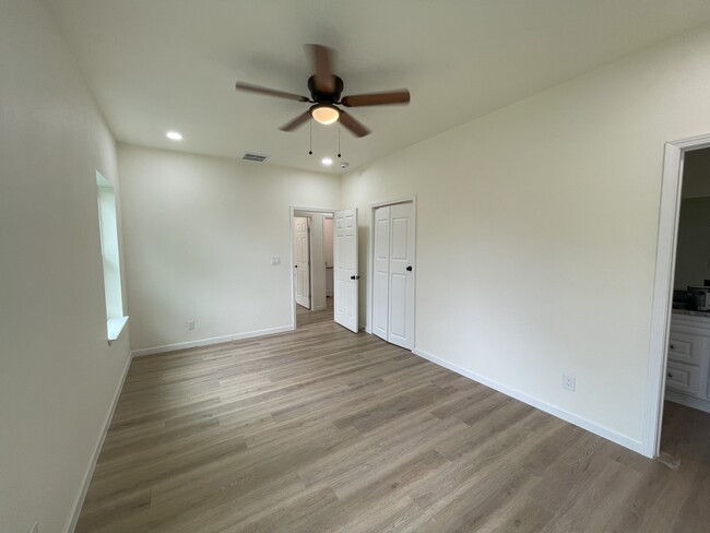 Building Photo - 610 Pecan Valley Dr Rental