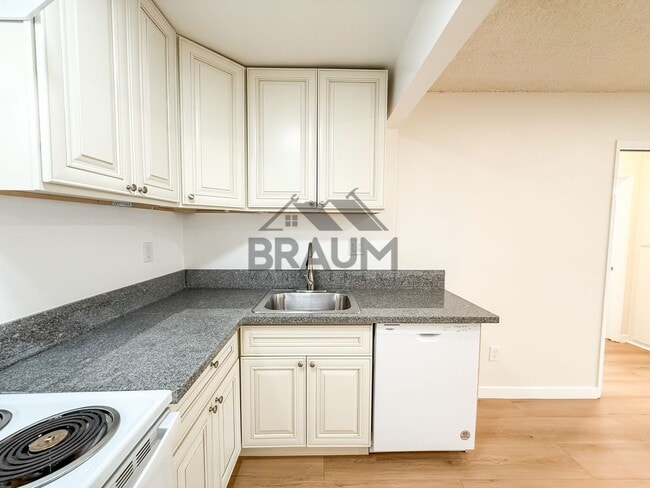 Photo - 5611 Fulcher Ave Unit 15